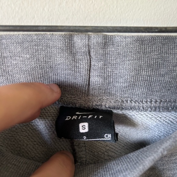 Nike Dri Fit Women’s Get Fit  Grey Joggers - Picture 4 of 4